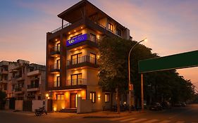 Fabhotel f9 Sector 19