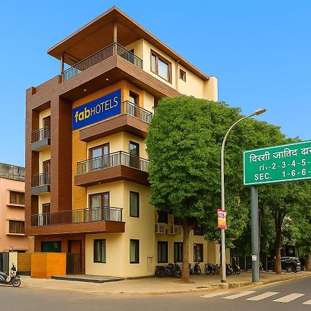 Fabhotel F9 Sector 19 Noida Exterior photo