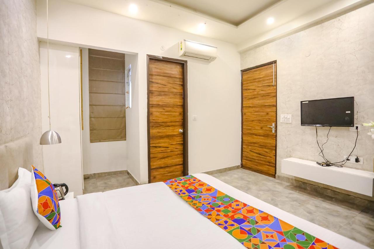 Fabhotel F9 Sector 19 Noida Exterior photo
